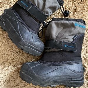 Columbia kids snow boots